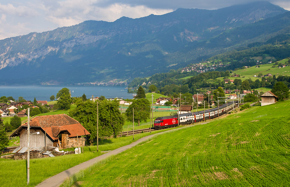 460-028 z wagonami IC2000