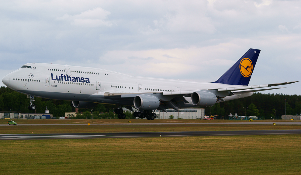 Boeing 747-830 D-ABYA