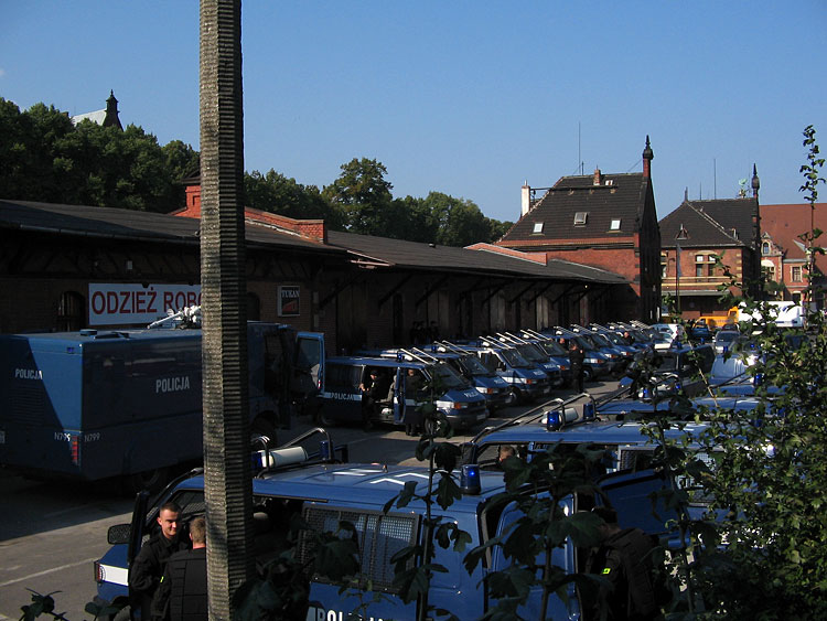 Chwa�a Wszystkim Dzielnym Policjantom!